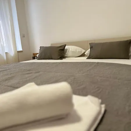 Emily At Center Апартаменты *