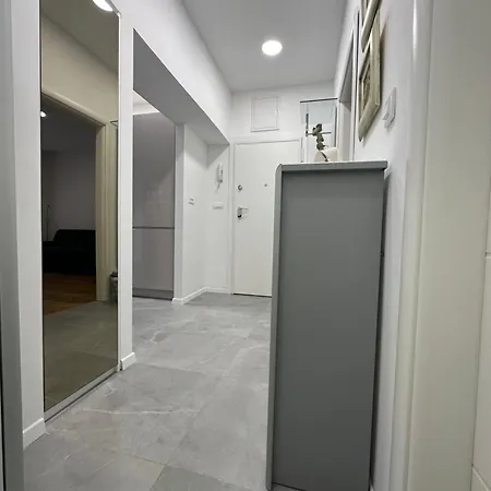 Emily At Center 公寓 *