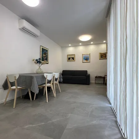 Emily At Center * 斯普利特