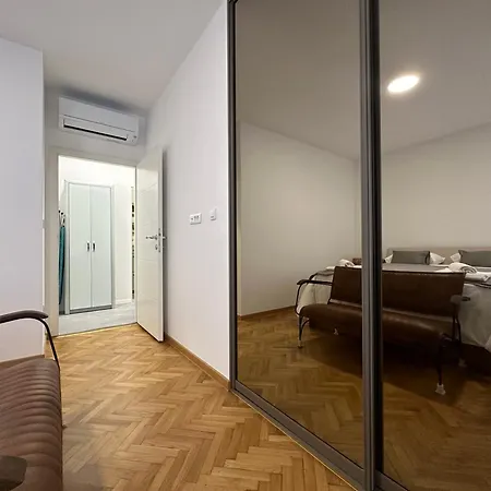 公寓 Emily At Center *